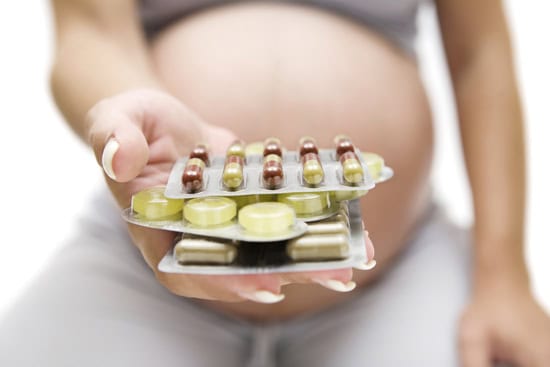 孕婦可以補充酵素，因為酵素可以幫助消化、緩解孕吐和促進排便。